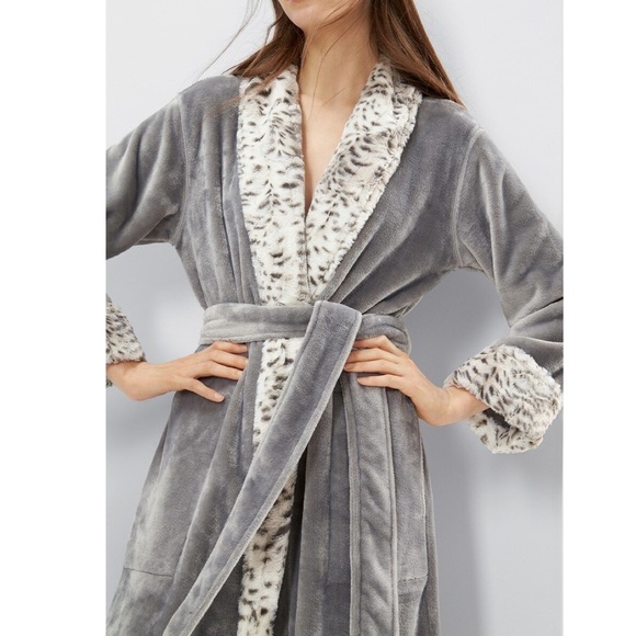 natori long plush robe